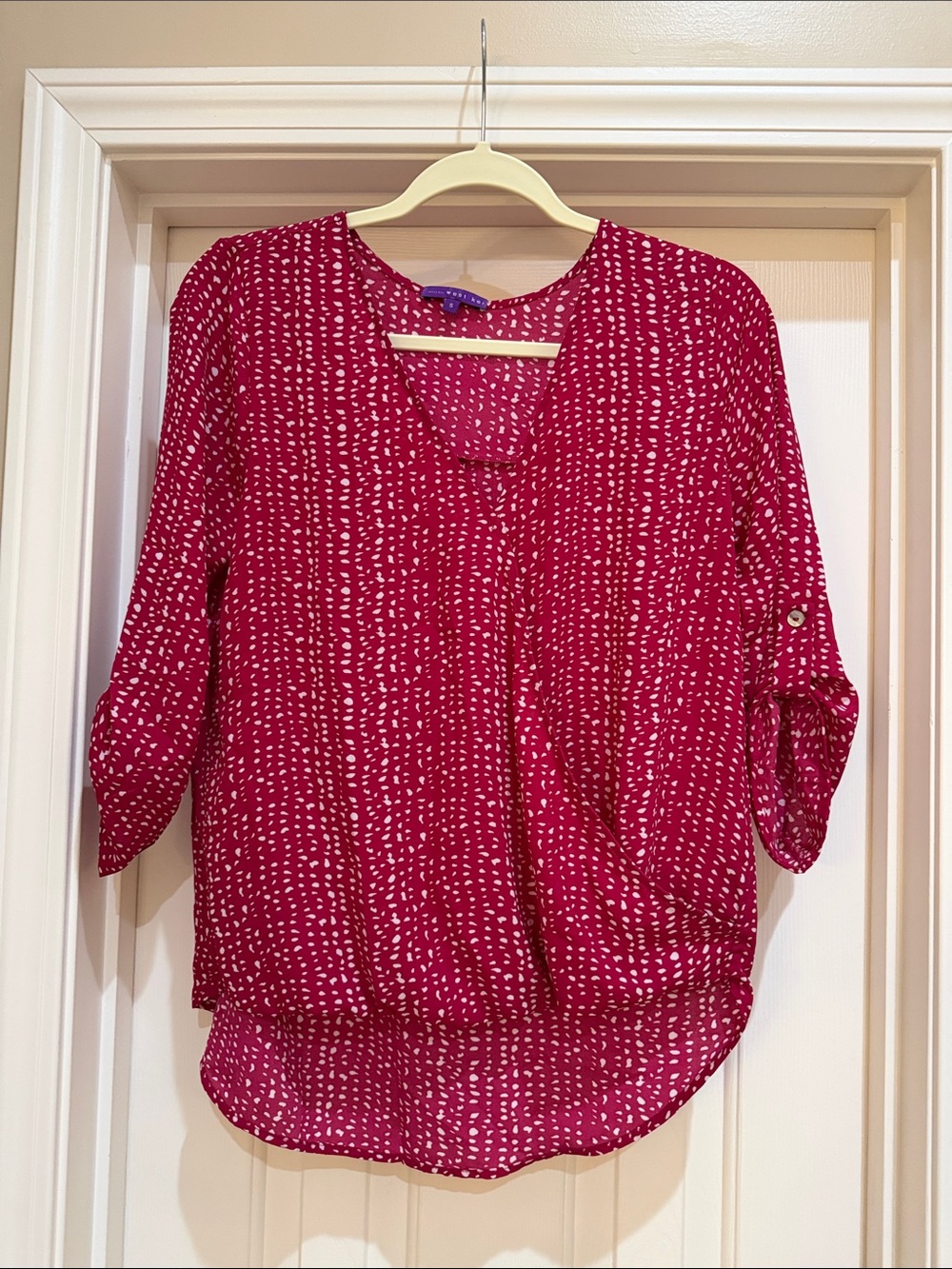 Women’s Raspberry Colored Patterned V-Neck Hi-Low Blouse